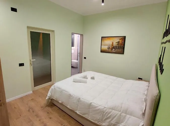 Feel At Ap1 * ティラナ