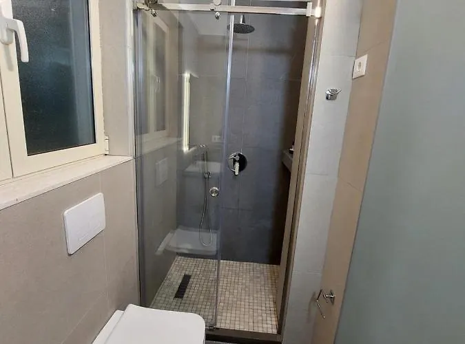 Feel At Ap1 * تيرانا